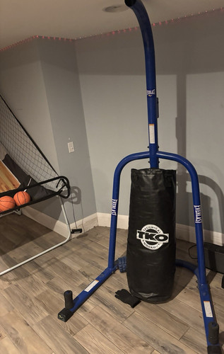 Everlast bag stand with - bag,